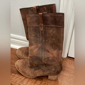 Timberland Women’s Rudston Pull-On Oiled Leather Heeled Boots Waterproof Earth